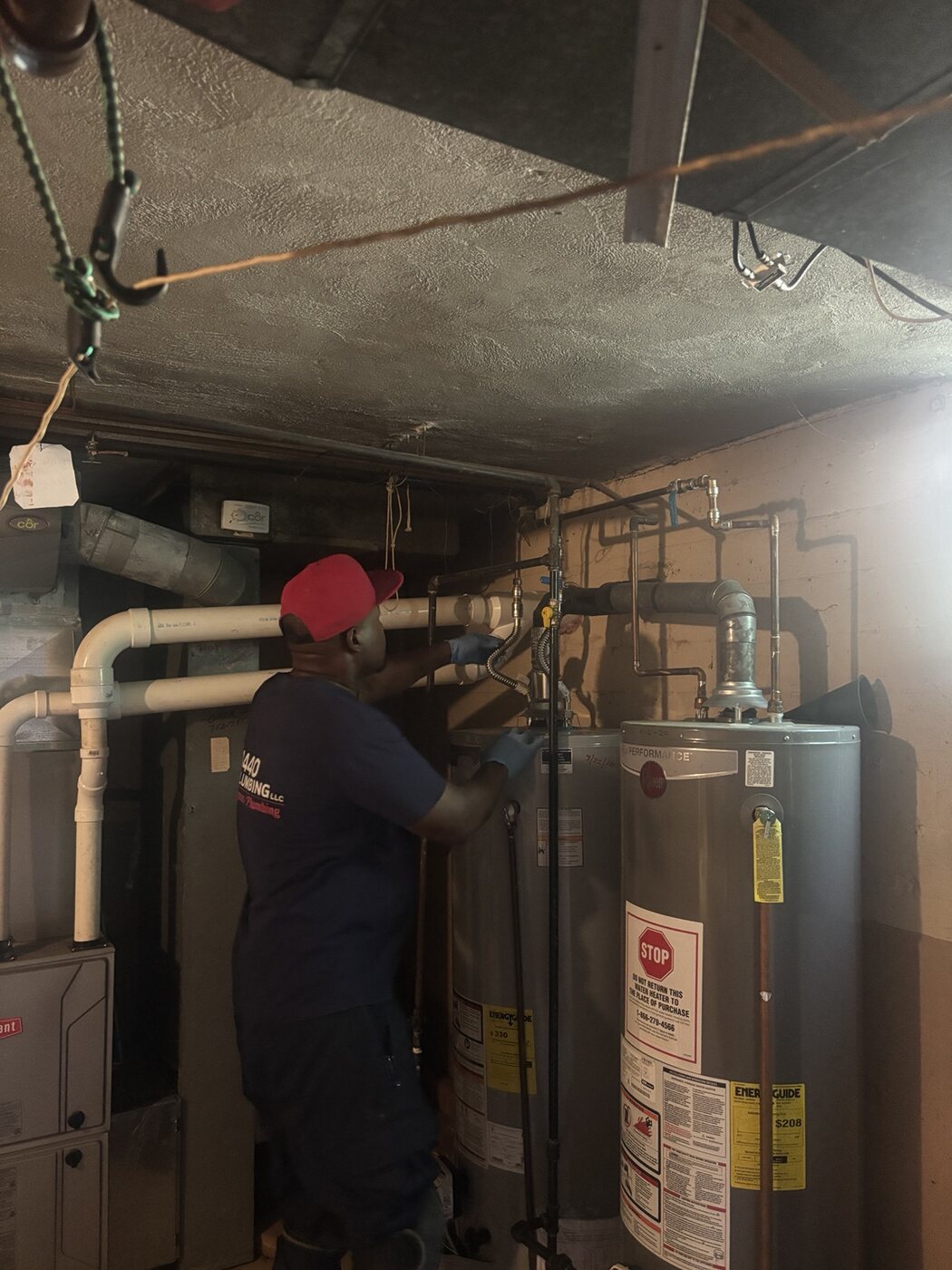 J 1440 Plumbing performing water-heater service
